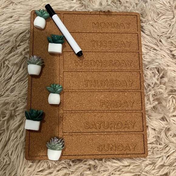 Urban Outfitters Other - Week Corkboard🌱